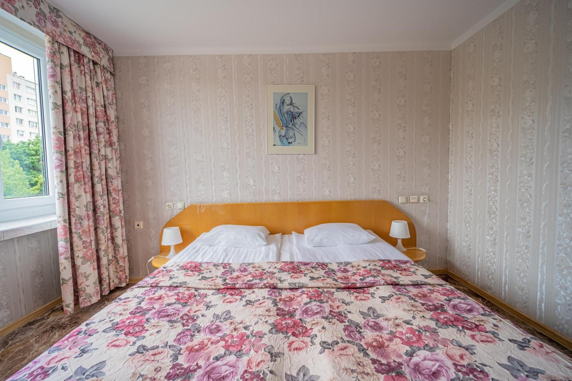 Hotel Mazowiecki Lodz Экстерьер фото