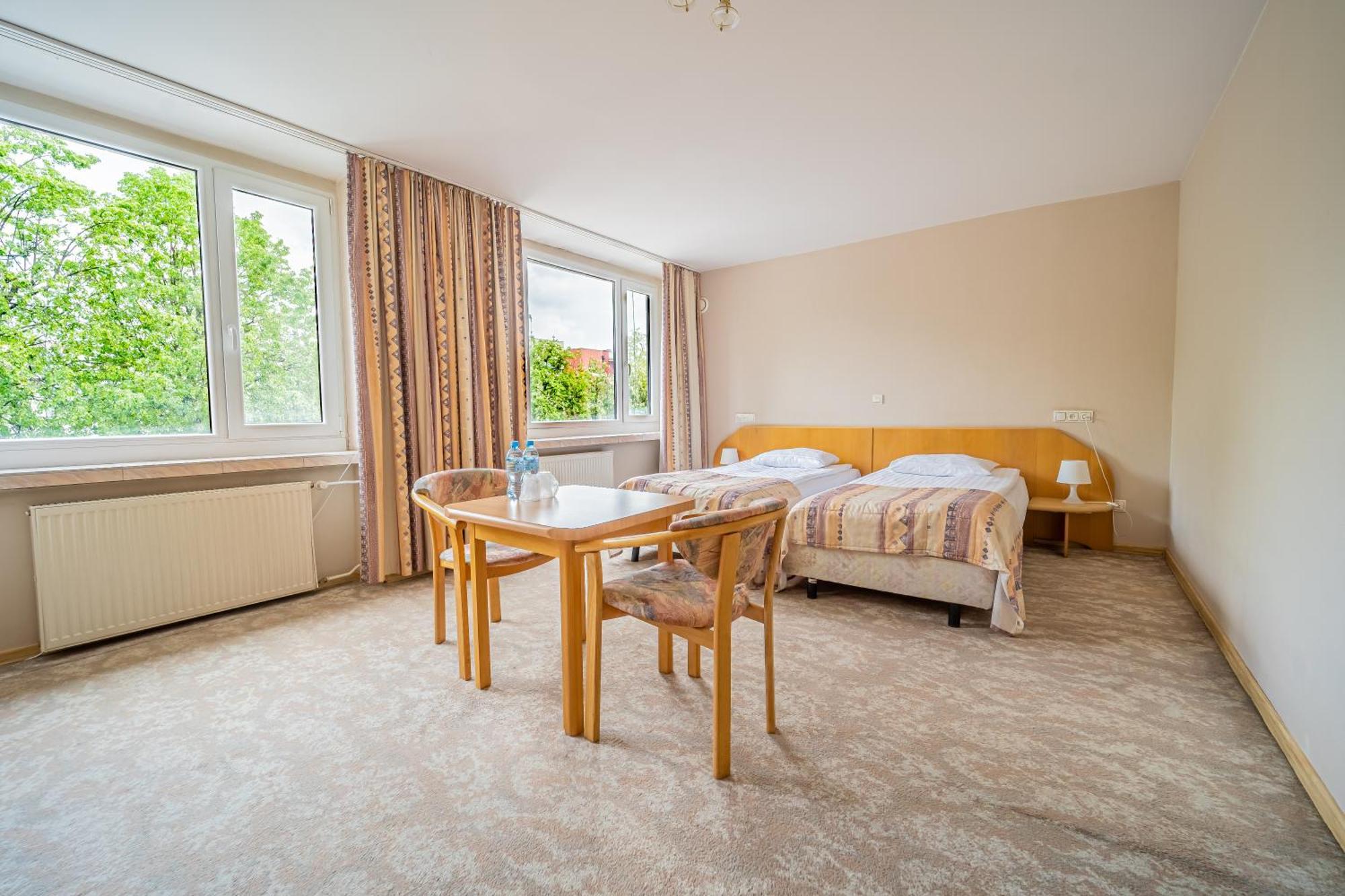 Hotel Mazowiecki Lodz Экстерьер фото
