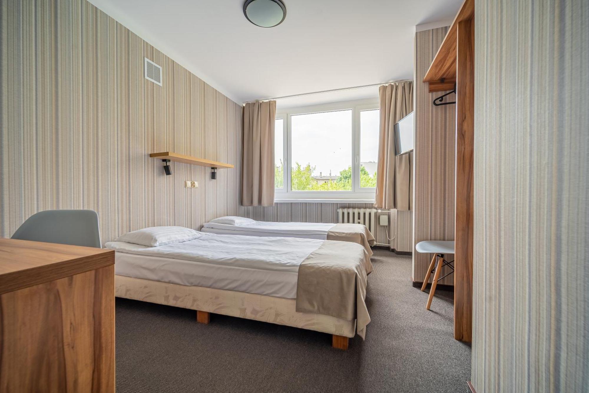 Hotel Mazowiecki Lodz Экстерьер фото