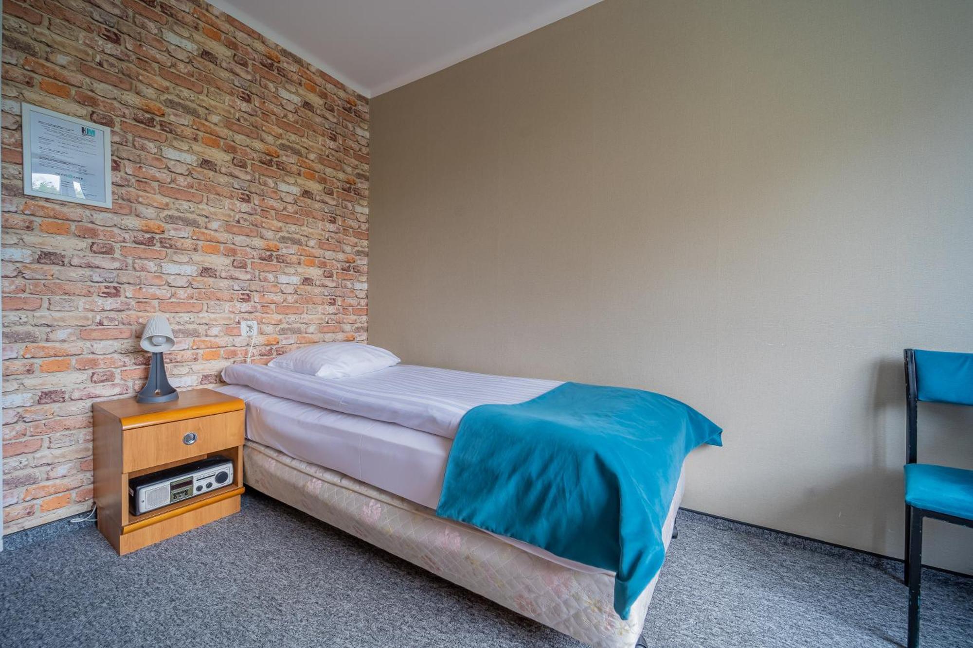 Hotel Mazowiecki Lodz Экстерьер фото