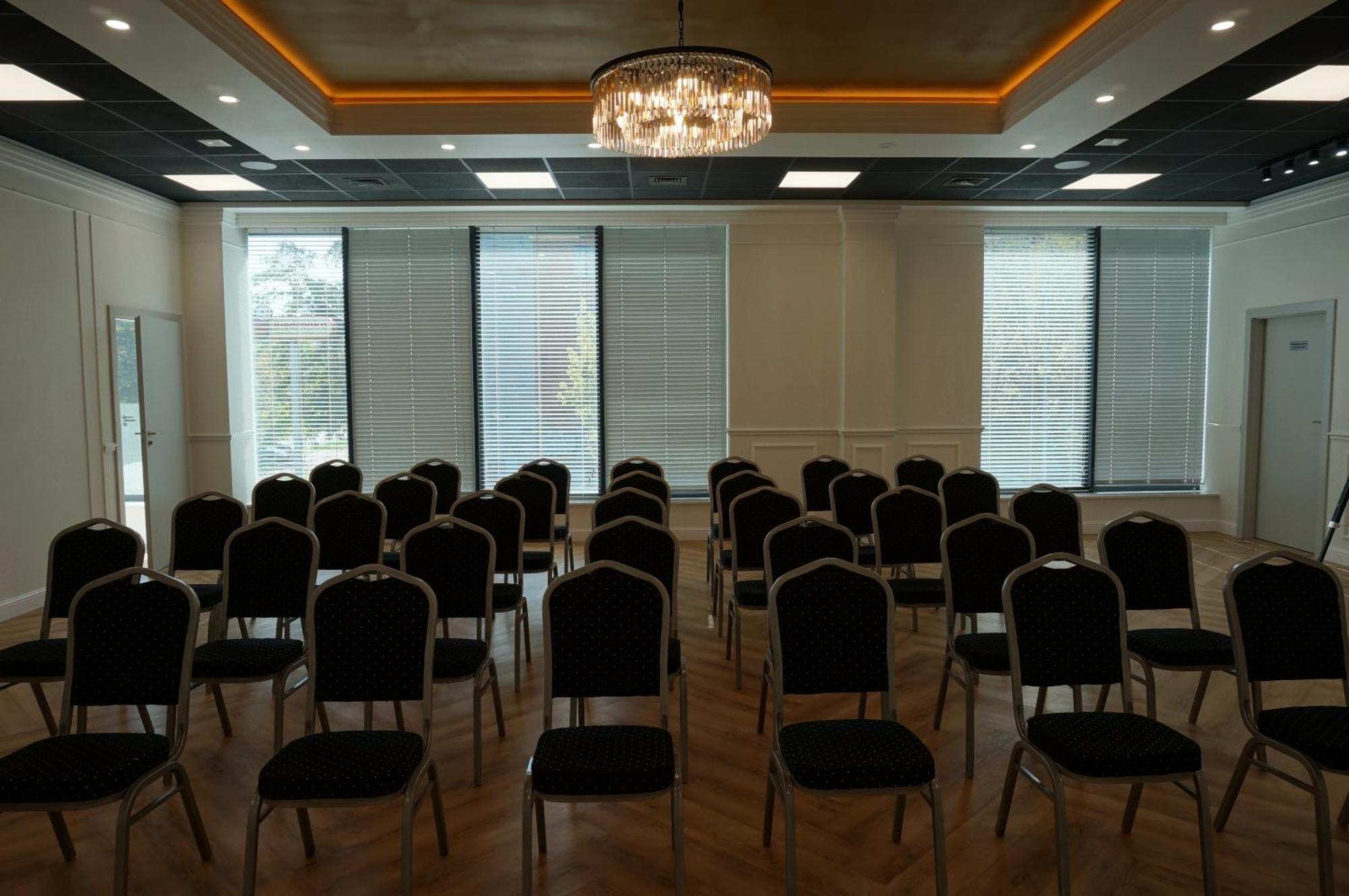 Hotel Mazowiecki Lodz Экстерьер фото