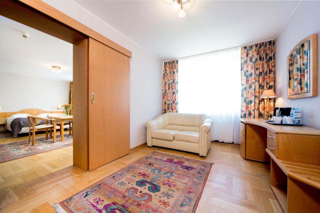 Hotel Mazowiecki Lodz Экстерьер фото